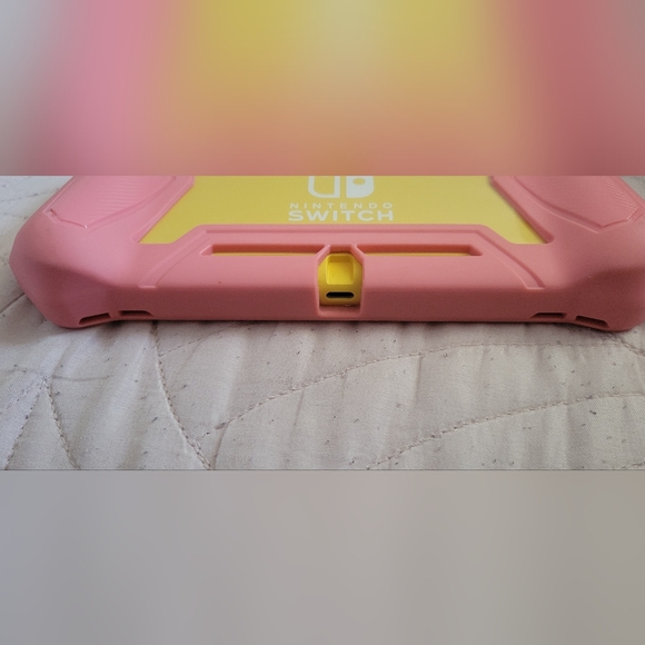 Nintendo Switch Lite - Picture 3 of 4